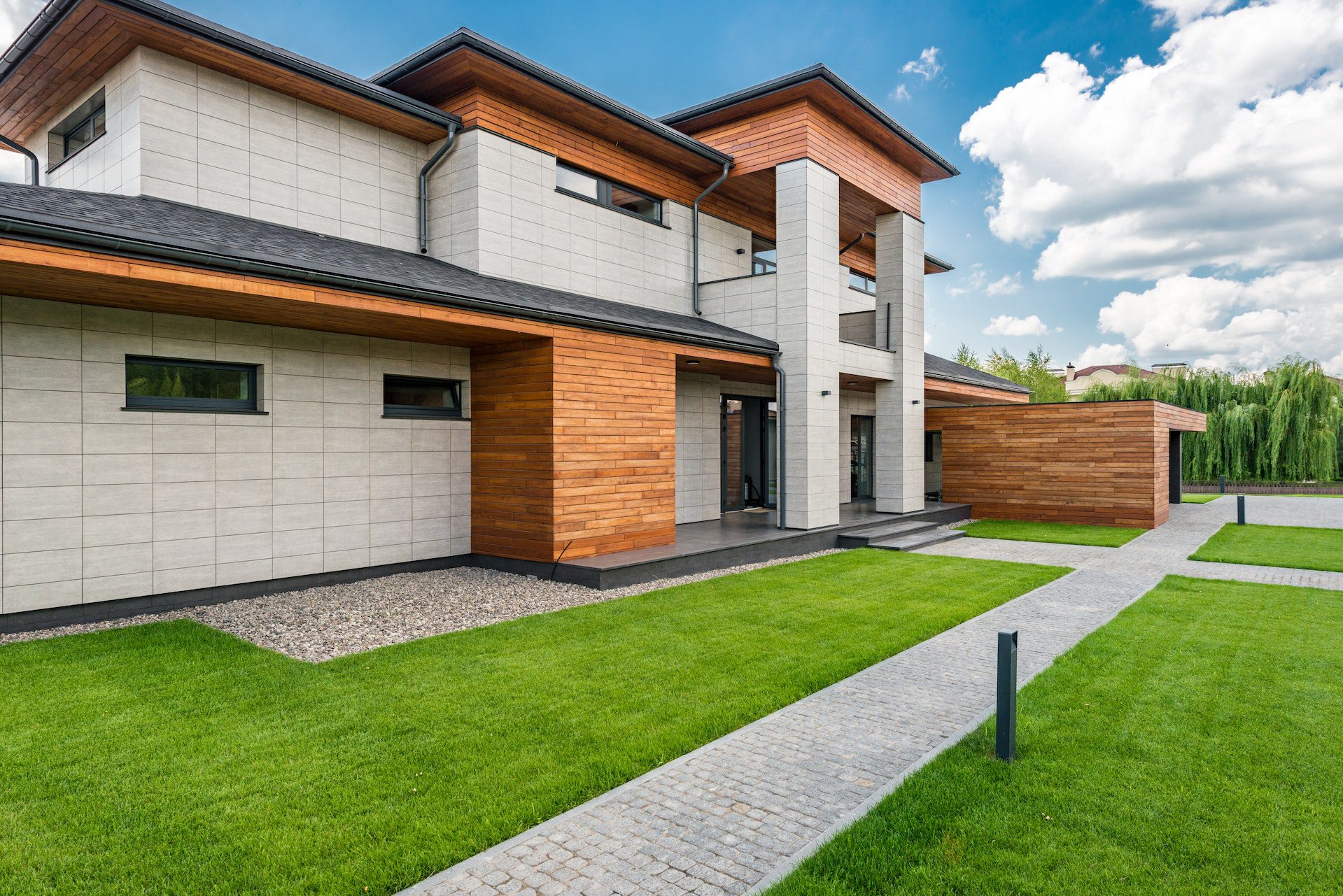 Courtyard of modern villa in sunny day Courtyard of modern villa in sunny day<br />
